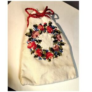 1132.  Cross Stitched Drawstring Bag Wreath